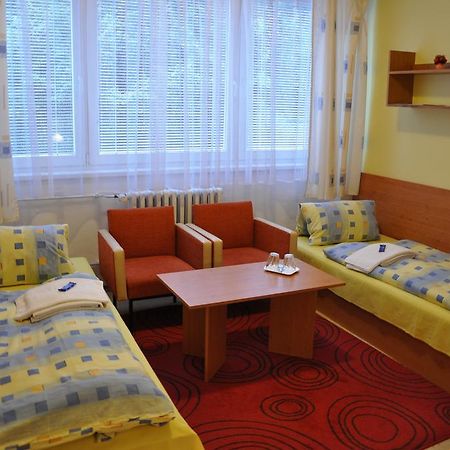 Hotel Komarov ブルノ エクステリア 写真