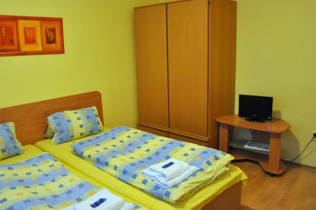 Hotel Komarov ブルノ エクステリア 写真