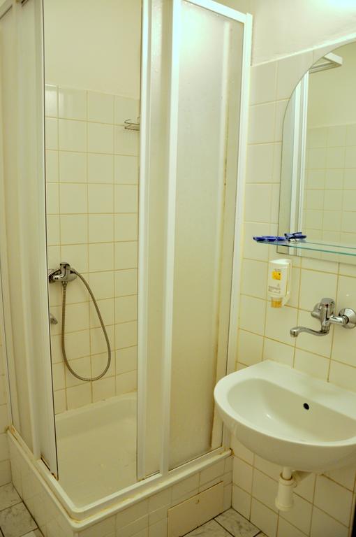 Hotel Komarov ブルノ エクステリア 写真