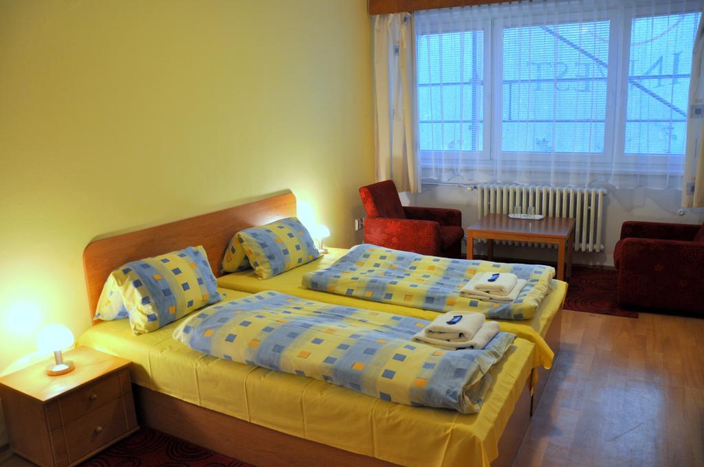 Hotel Komarov ブルノ エクステリア 写真