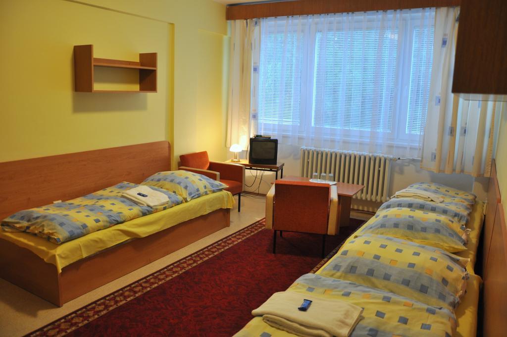 Hotel Komarov ブルノ エクステリア 写真